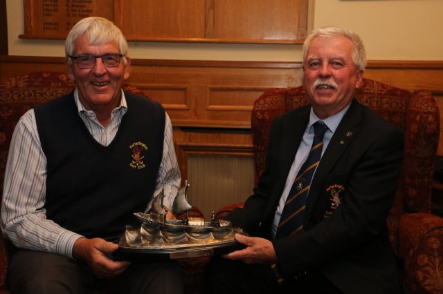 image president-noel-dunne-presenting-the-presidents-prize-2018-to-winner-jerry-savage-at-portarlington-golf-club-jpg